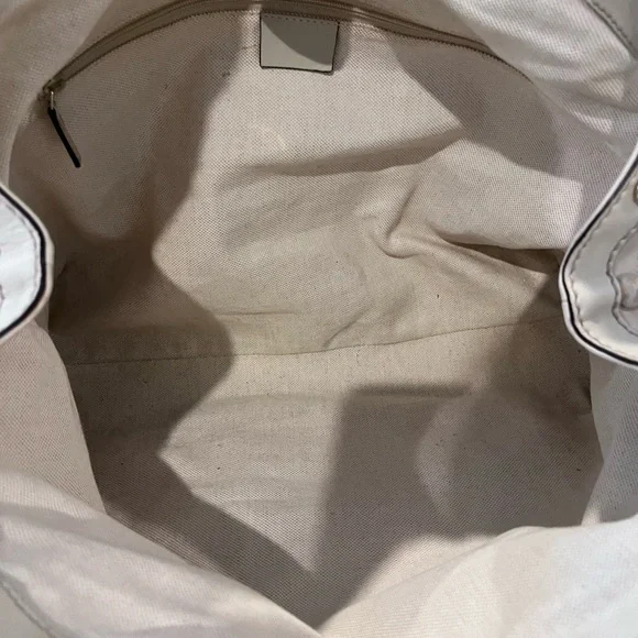 Authentic Gucci GG Guccissima Sukey Medium - Ivory - Picture 8 of 16